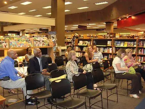 Booksellers Booksigning