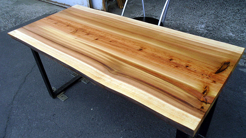 サムネイル： 杉/スギ 1350x630x45mm 天然木ダイニングテーブル・パソコンデスク天板/DIY木材・無垢板・1枚板/下仕上げ済み