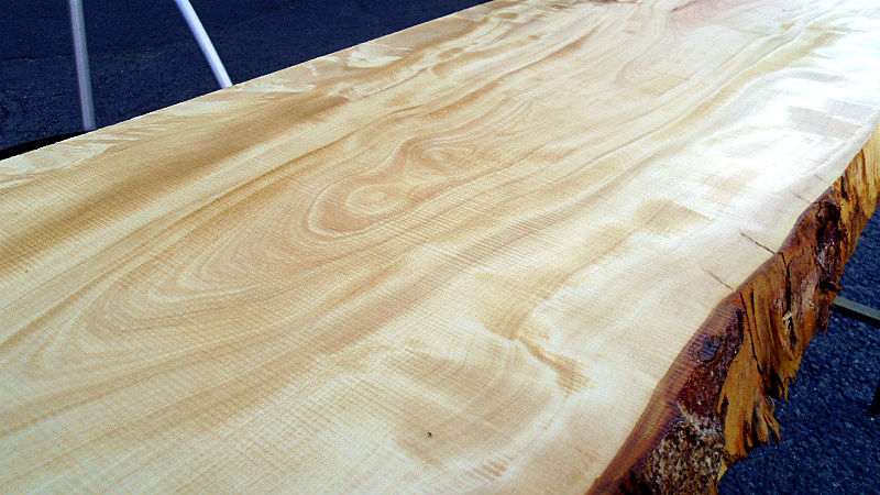 サムネイル： 橡/トチ 1100x330x30mm 天然木ラップトップテーブル・リビングボード天板/DIY木材・1枚板・無垢板/下仕上げ済み