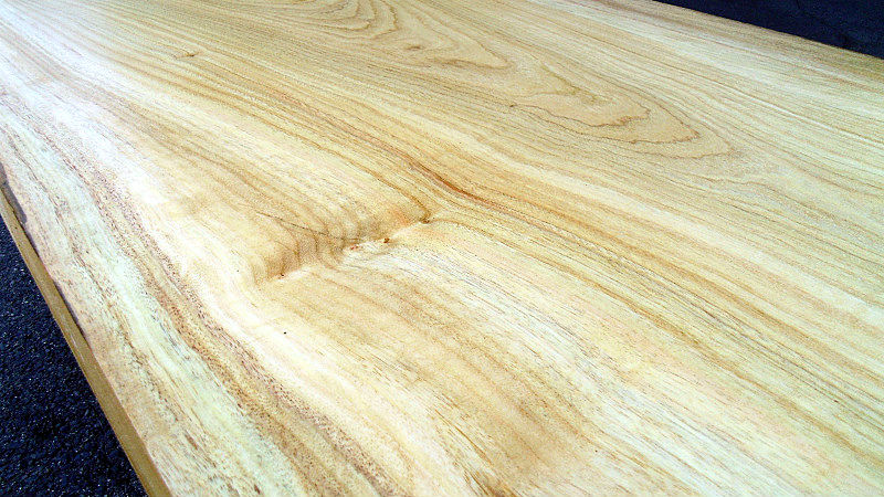 サムネイル： 樟/クス 1400x620x50mm 天然木ダイニングテーブル・オフィスデスク天板/DIY木材・1枚板・無垢板/下仕上げ済み