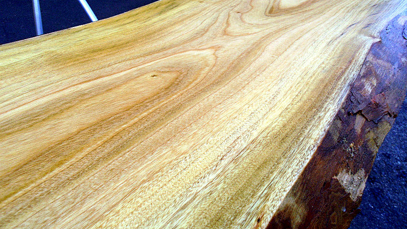 サムネイル： 樟/クス 1100x570x40mm 天然木リビングテーブル・パソコンデスク天板/DIY木材・1枚板・無垢板/下仕上げ済み