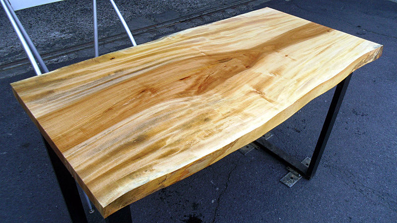 サムネイル： 橡/トチ 1100x550x40mm 天然木リビングテーブル・パソコンデスク天板/DIY木材・1枚板・無垢板/下仕上げ済み