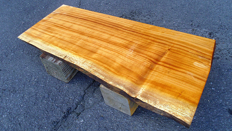 サムネイル： 水目桜/ミズメザクラ 700x330x35mm 天然木コーナーラック・壁掛けシェルフ天板/DIY木材・1枚板・無垢板/下仕上げ済み