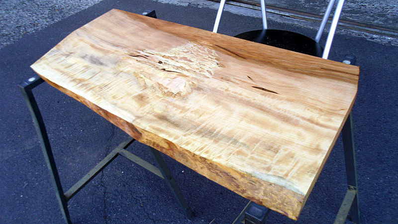 サムネイル： 橡/トチ 700x350x30mm 天然木ローテーブル・コーナーデスク天板/DIY木材・1枚板・無垢板/下仕上げ済み