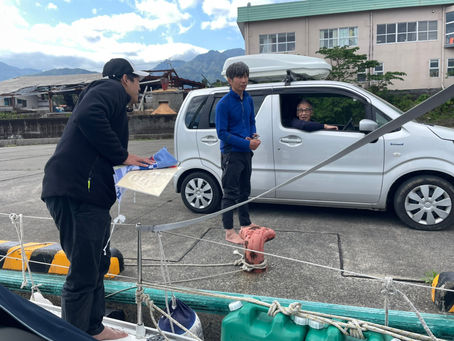 Day 17(4/12):8分雲,2分晴。平均氣溫17度。中級湧浪。地點:屋久島宮之浦港--奄美大島外海。