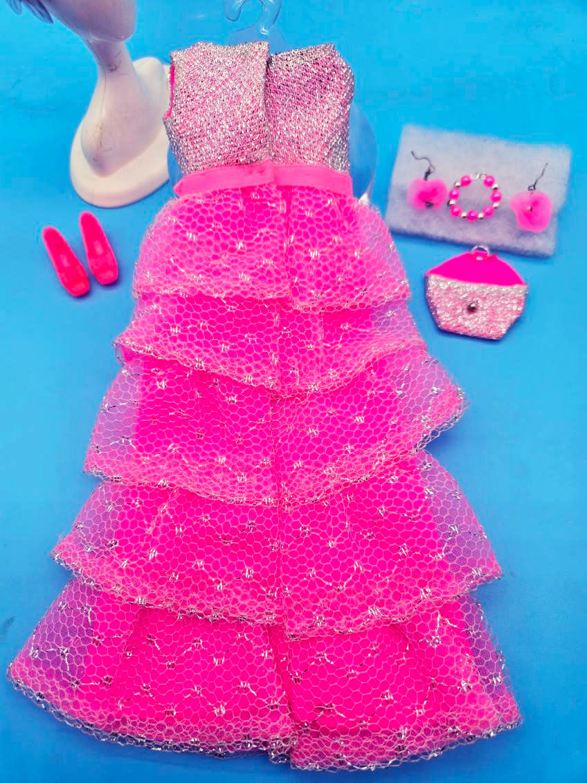 Thumbnail: VINTAGE BARBIE ROMANTIC RUFFLES COMPLETE Rare!  Mint!!