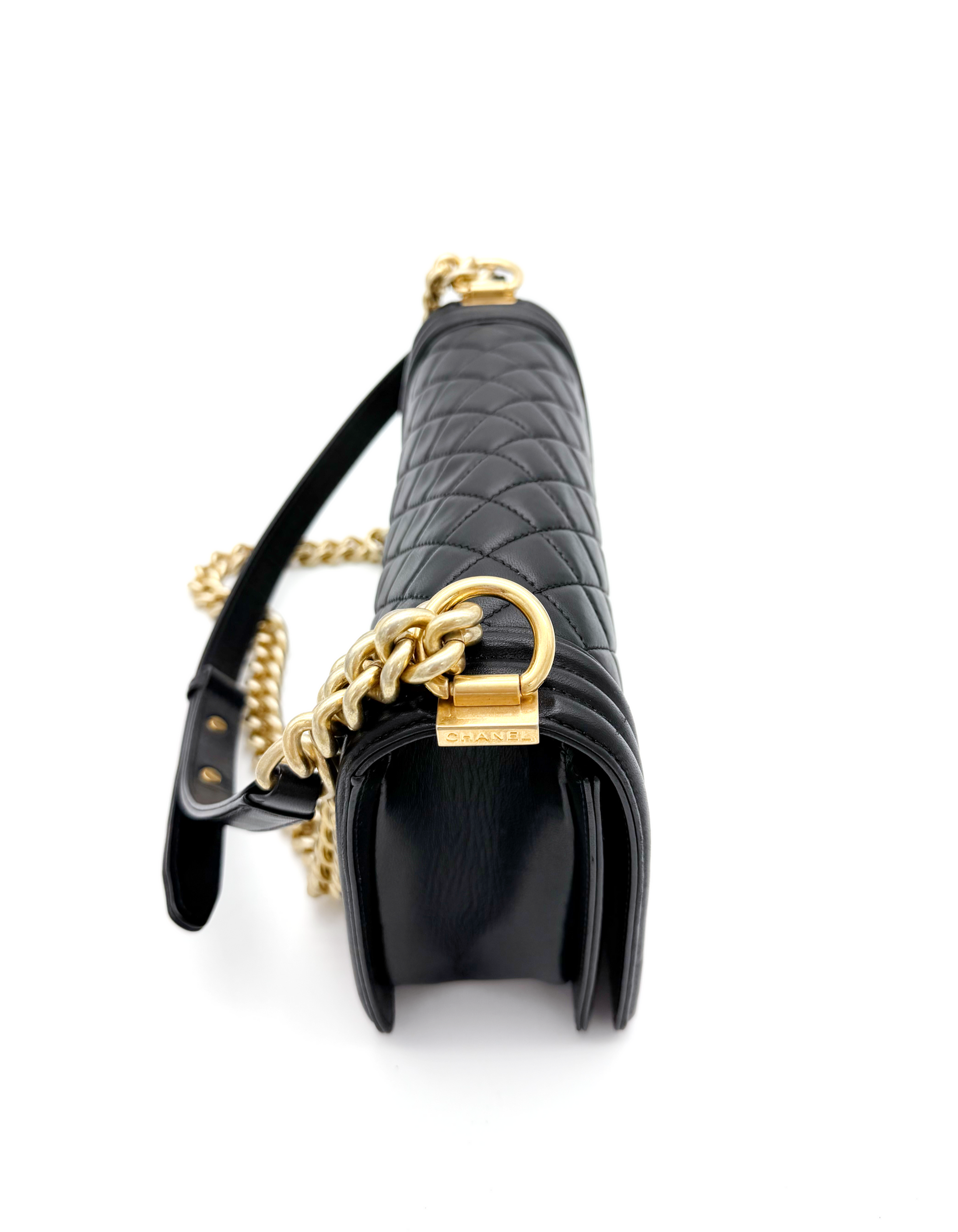 Chanel Boy Bag Medium Black image 2
