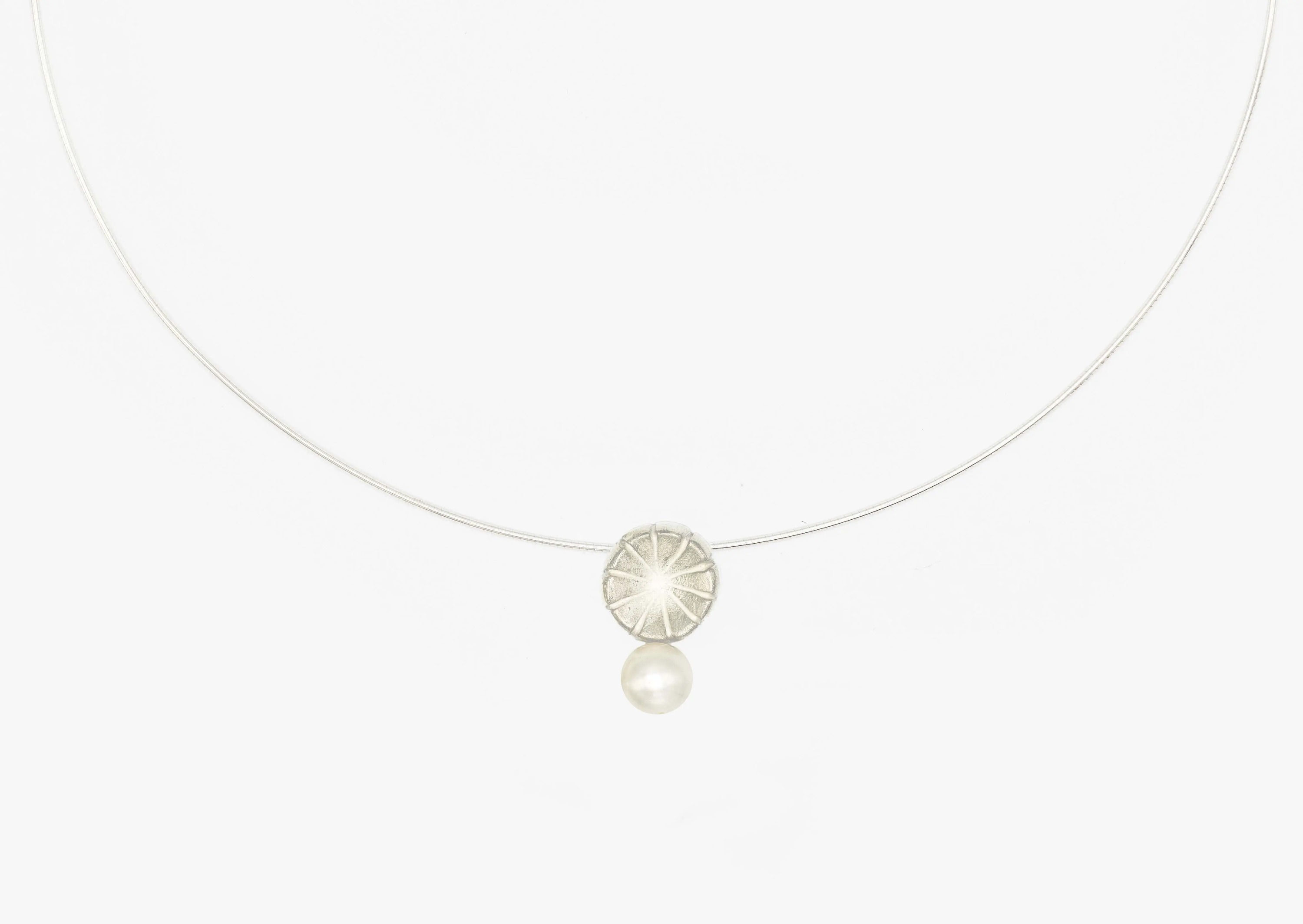 Little Circle Flower Pearl Drop Choker