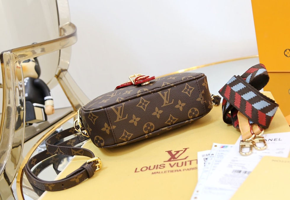 Thumbnail: Ivy Shoulder Pochette