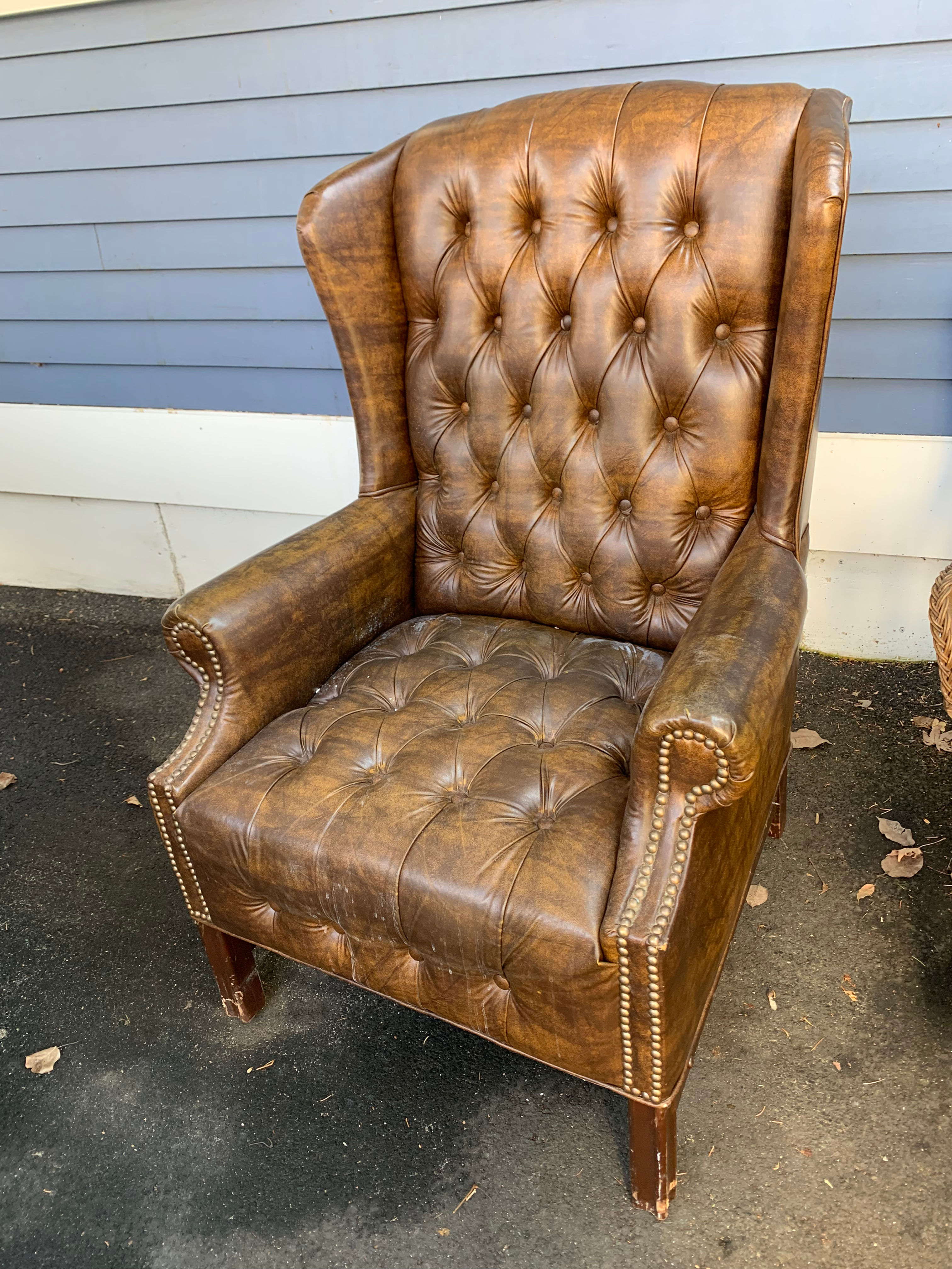 [C0124] Leather Wing Chairs