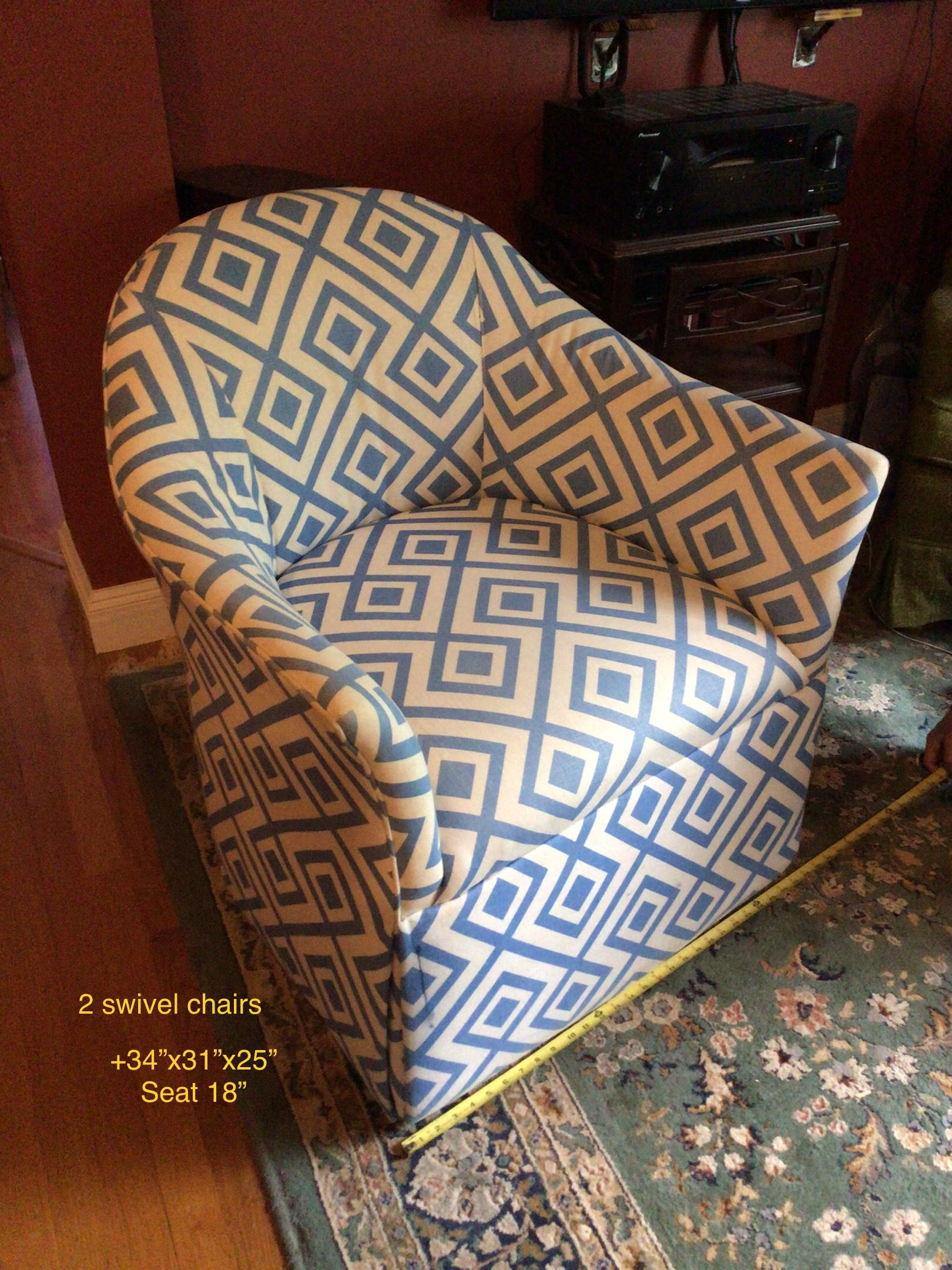[C0003] Swivel Chairs