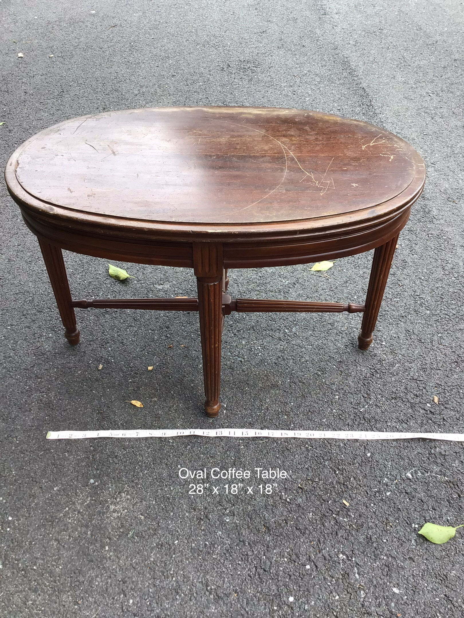 [T0002] Oval Coffee Table
