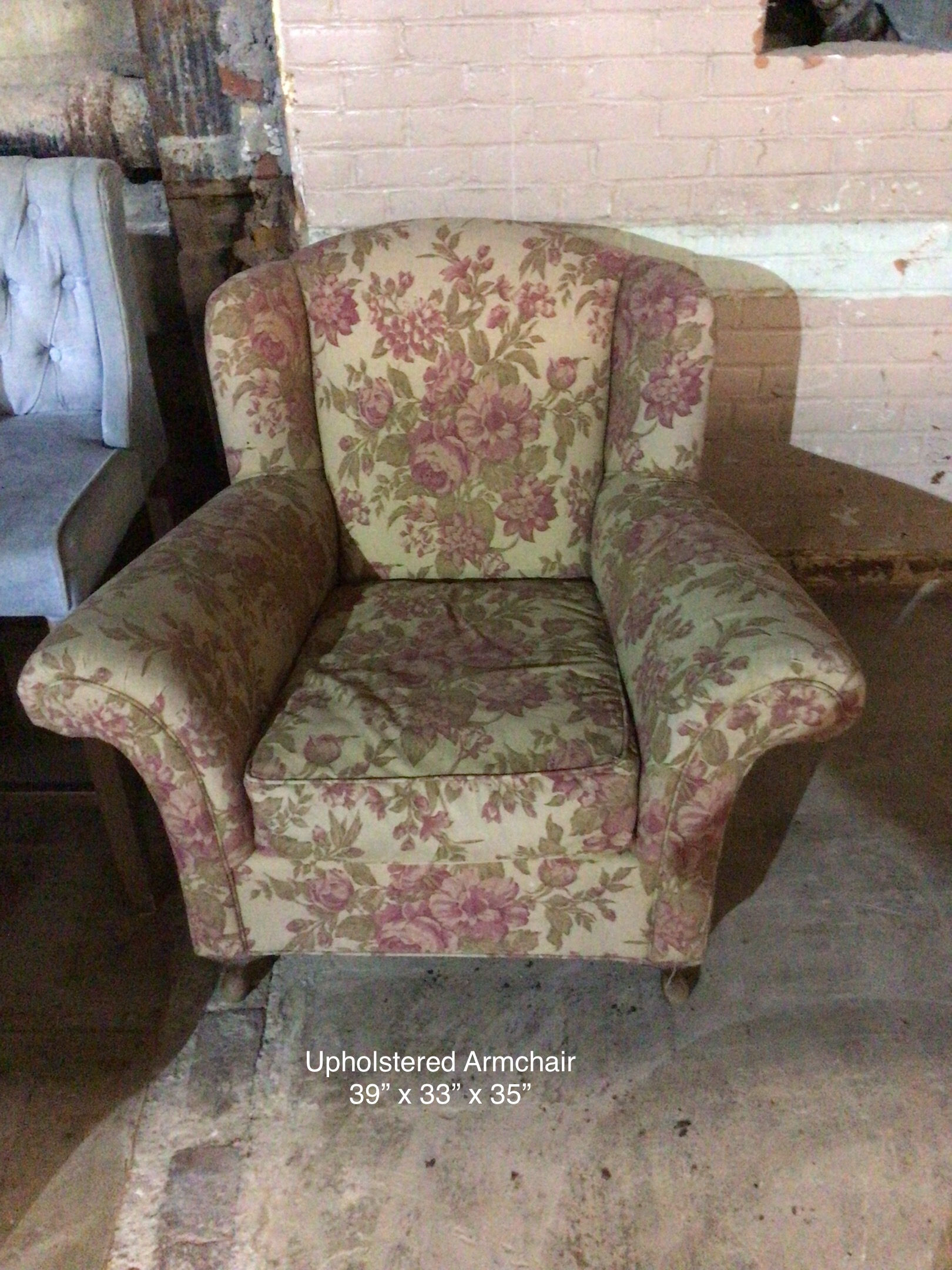 [C0018] Floral Upholstered Armchair