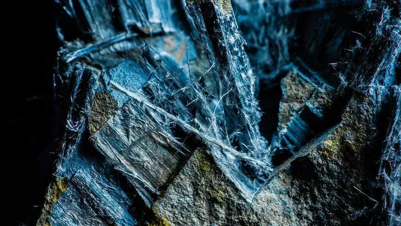 crocidolite_asbestos_large.webp