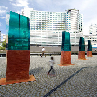 glass sculptures made by