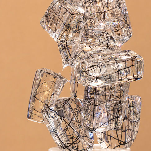 Tony Cragg, Seed (2020), glass, 46 × 28 × 25 cm. Loan courtesy of the Artist & Berengo Studio
