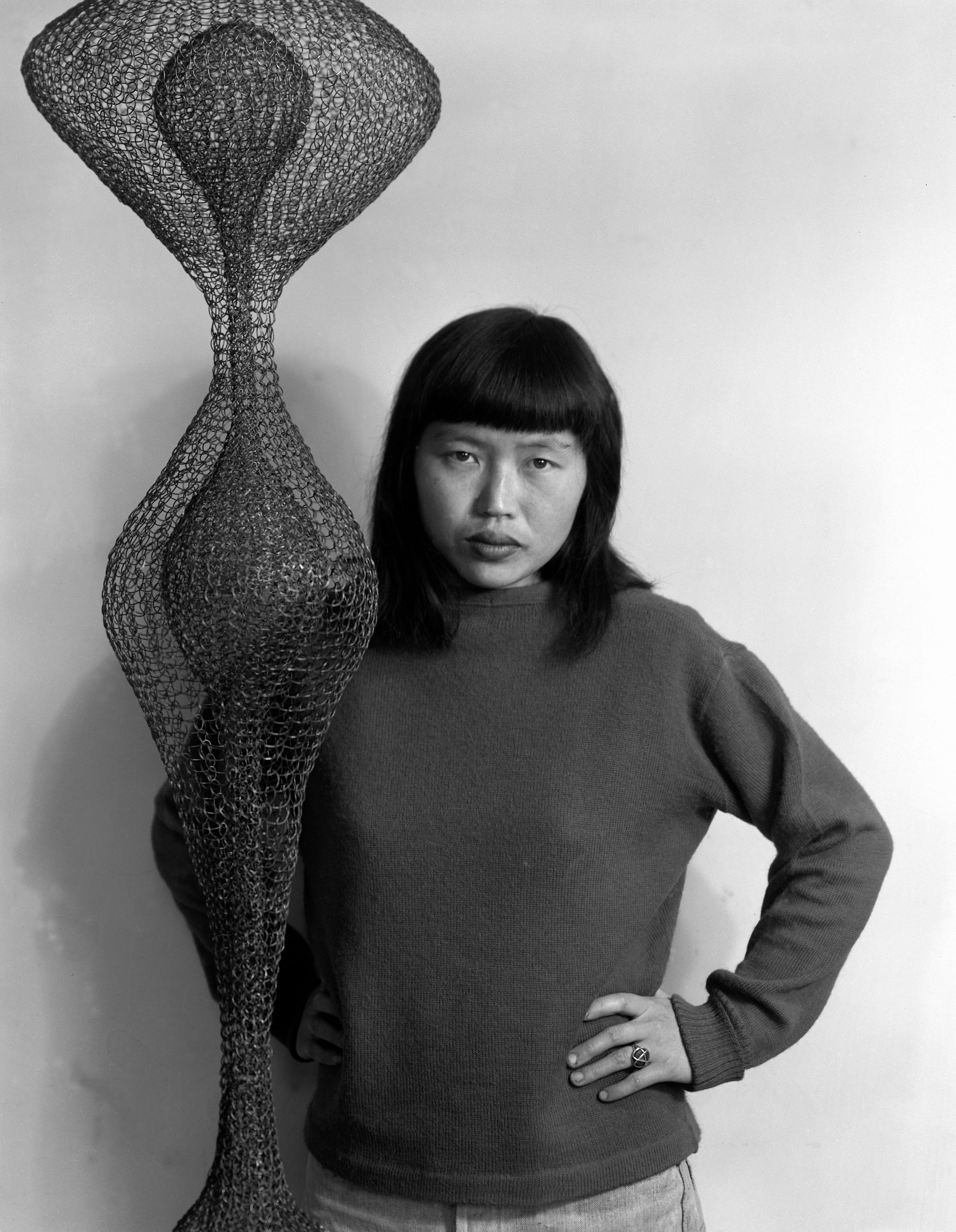 ruth asawa portrait photo in black and white