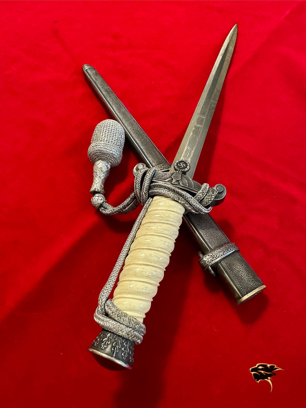 Thumbnail: Army Officer’s Dagger [M1935] with Hangers & Portepee by Kölping Solingen