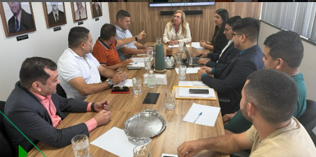 Juce e o município de Uarini firmam Acordo de Cooperação Técnica