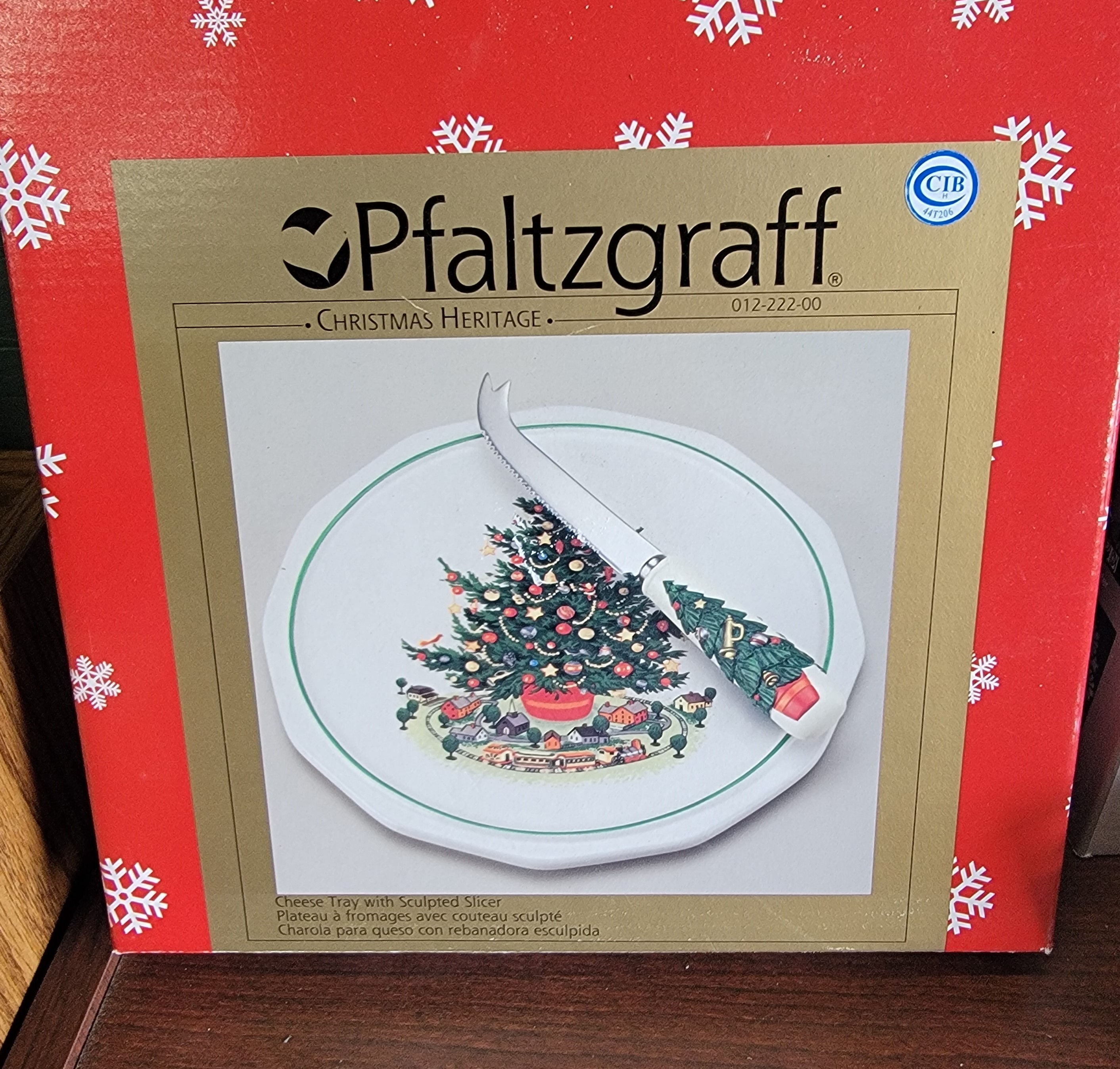 Pfaltzgraff Cheese Cheese Tray with Sculpted Slicer