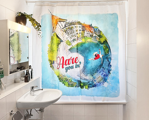 Badezimmer mit einzigartigem Duschvorhang Aare you in? zu kaufen