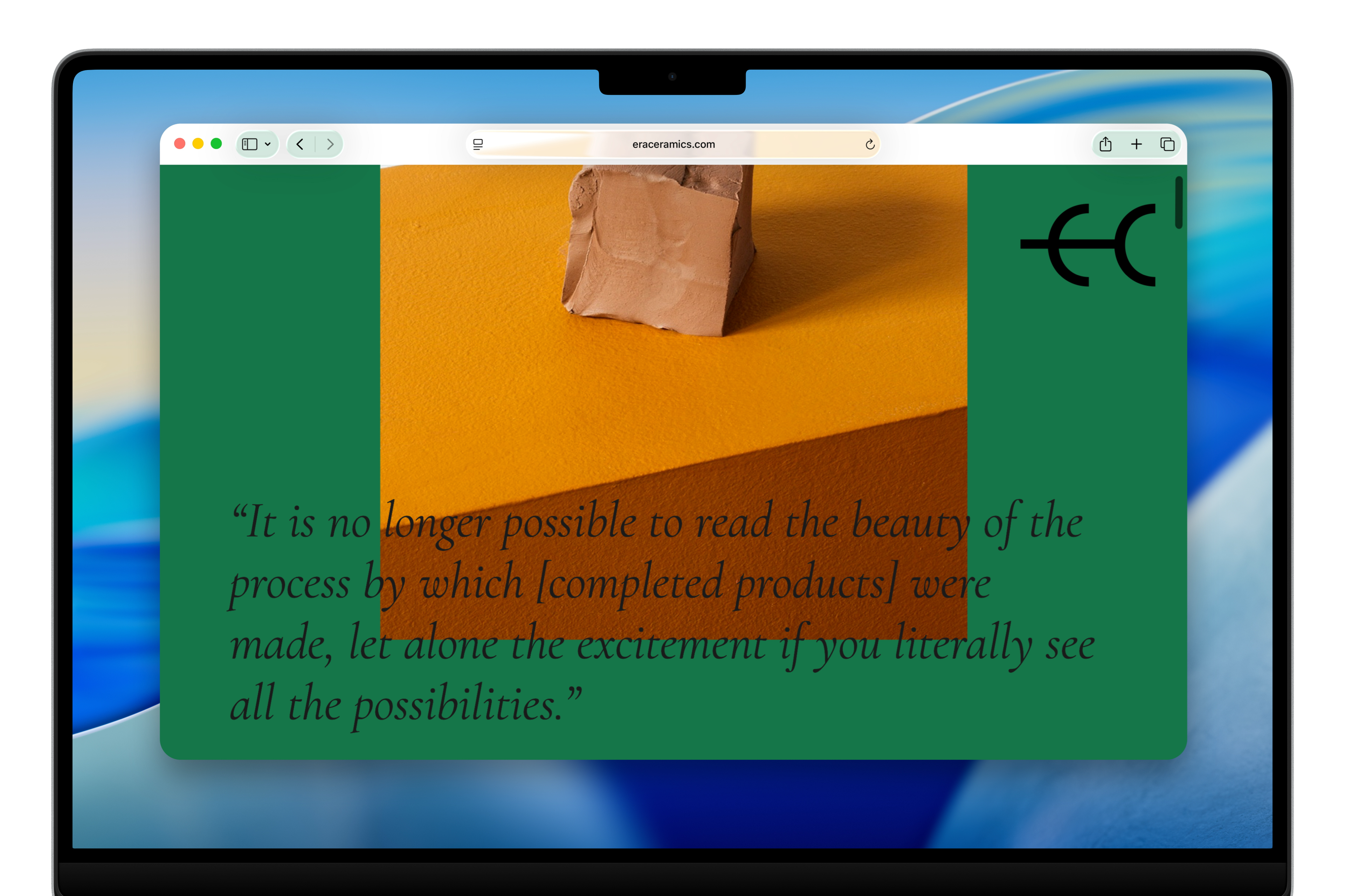 Un écran Safari s’affiche sur un MacBook Pro 16 pouces.