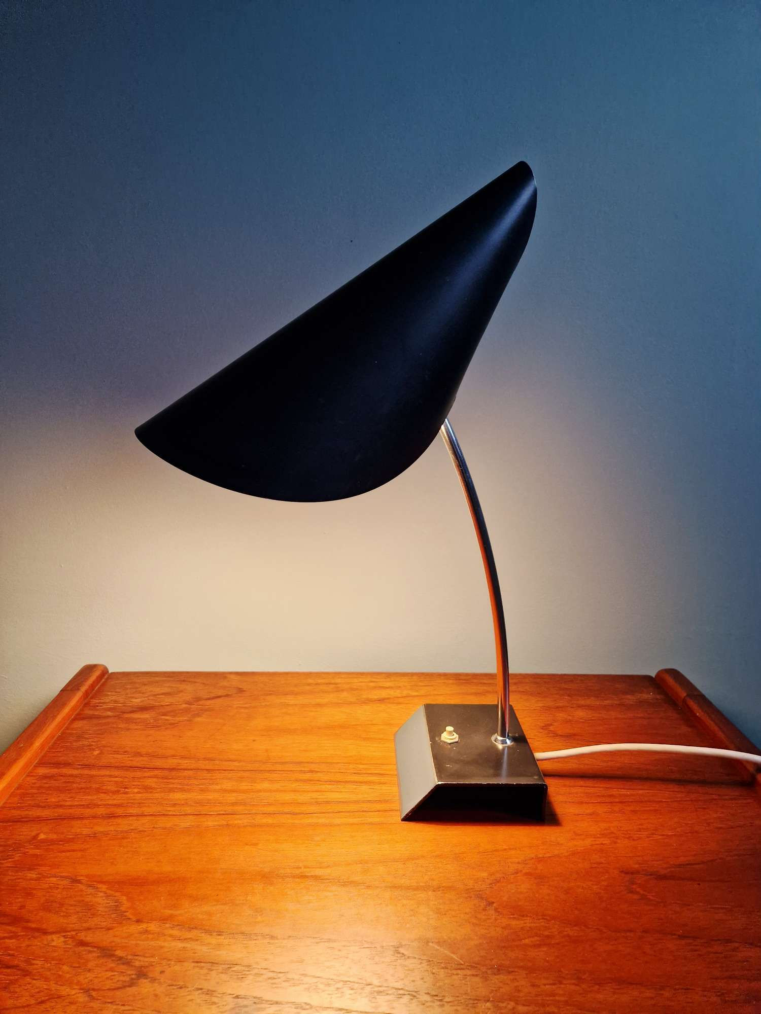 Lampe de bureau en métal chromé et laqué noir, design Josef Hurka, Napako, 1950