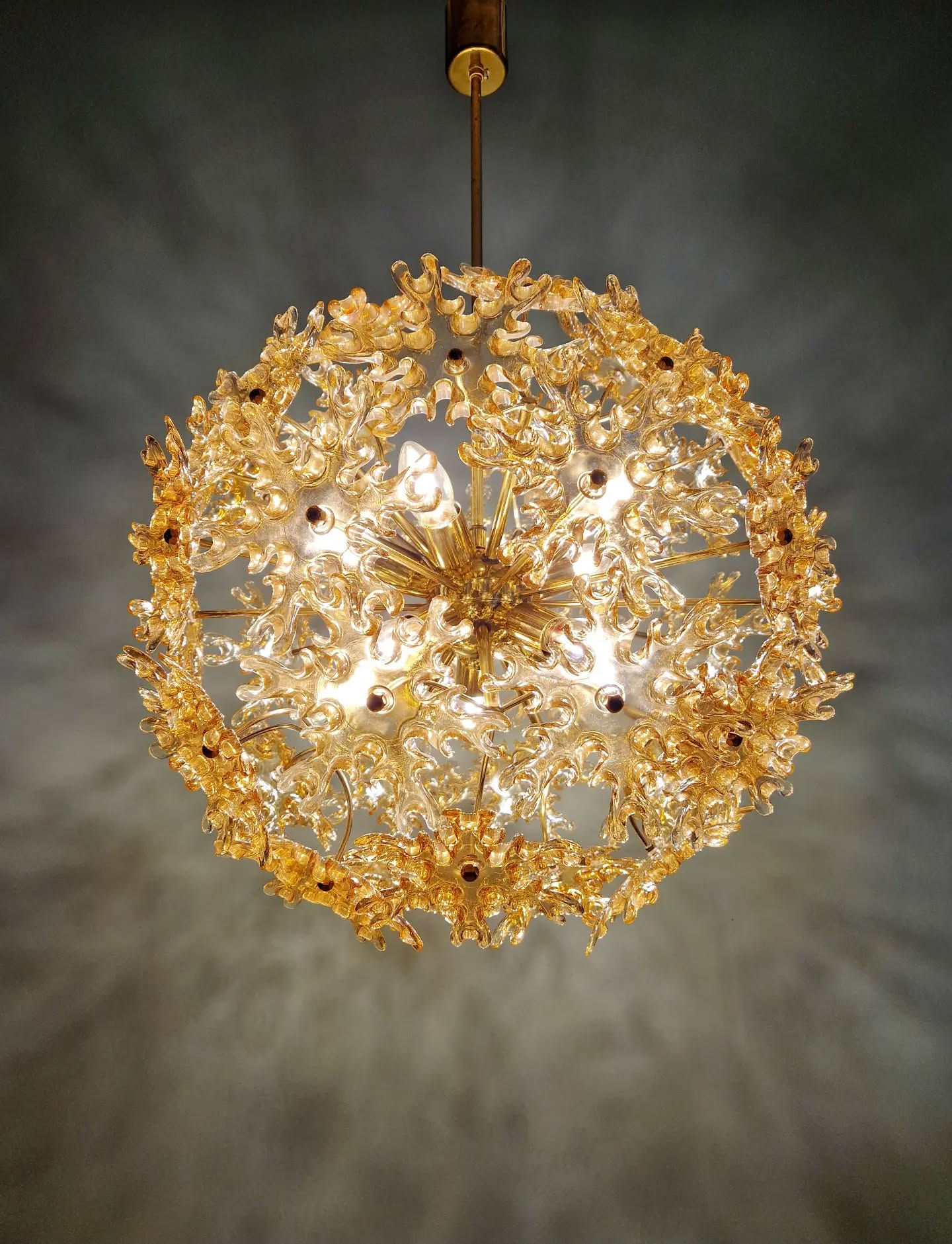 Grand lustre Sputnik en verre de Murano ambré, SiSche, 1960