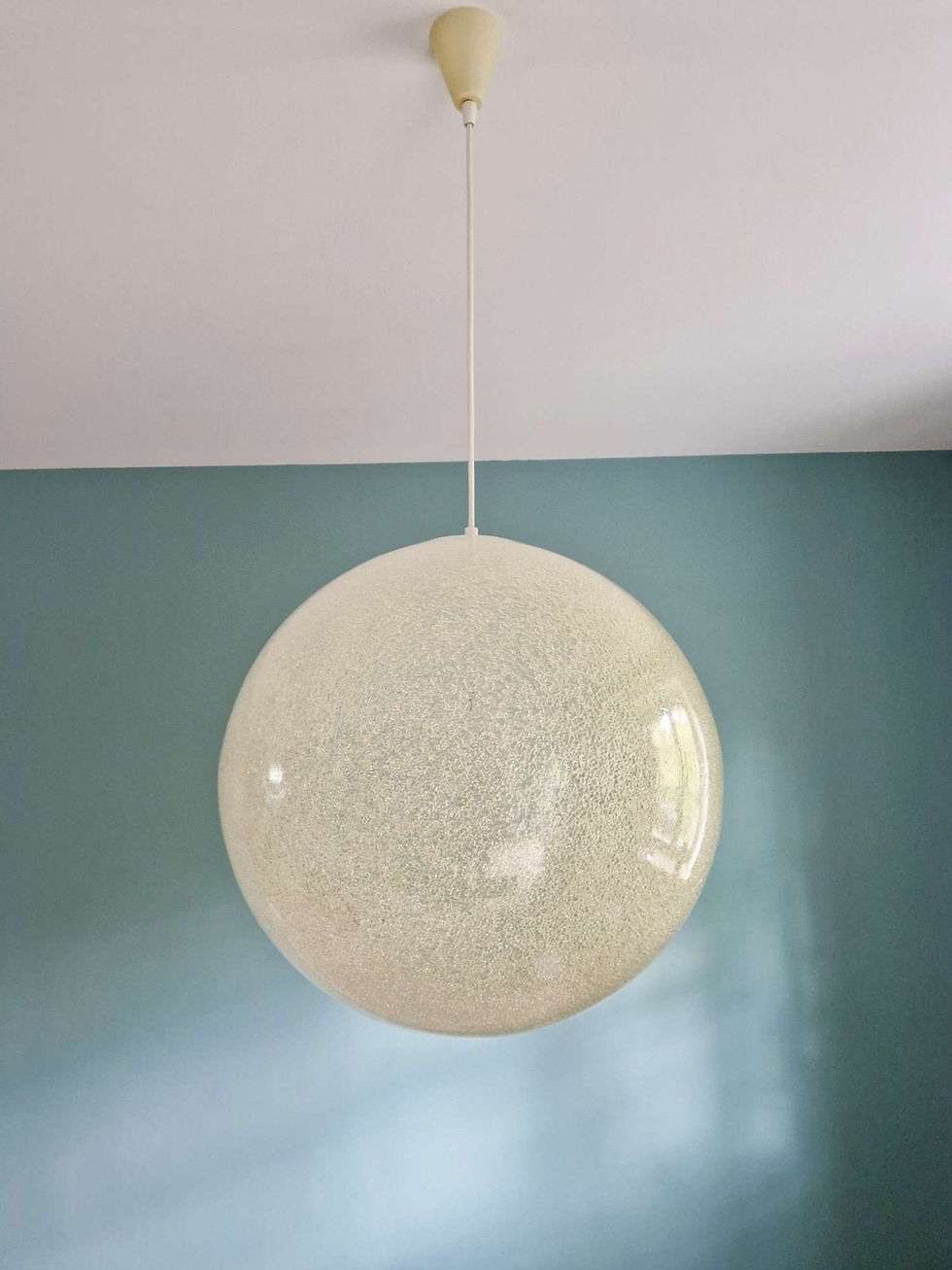 Miniature : Suspension sphérique XXL en résine, années 1960
