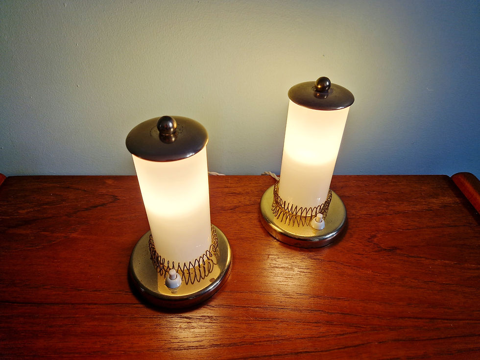 Miniature : Paire de lampes de chevet Mid-Century en laiton et opaline crème, 1950