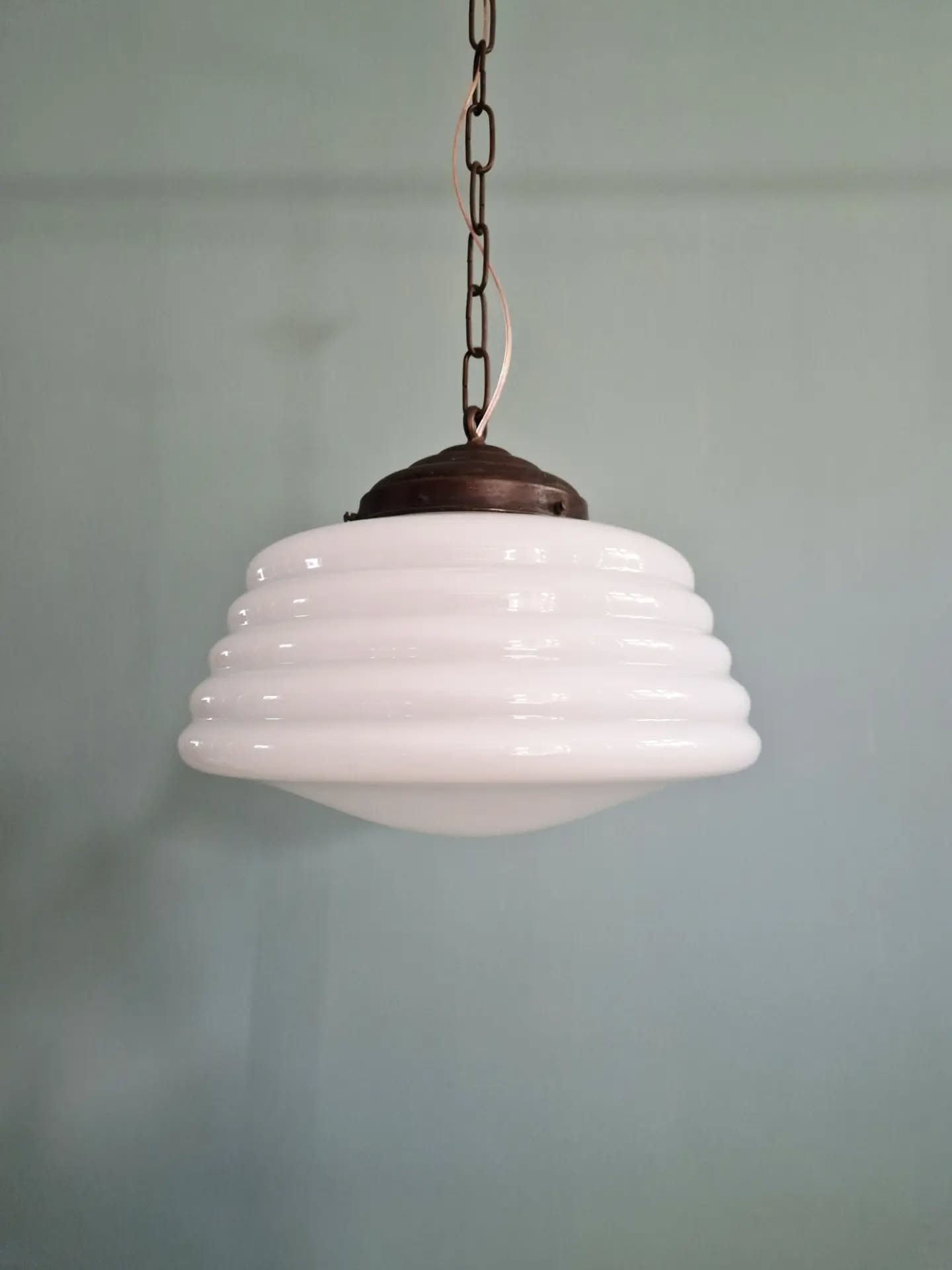 Suspension Art Déco en opaline blanche, années 1920-30