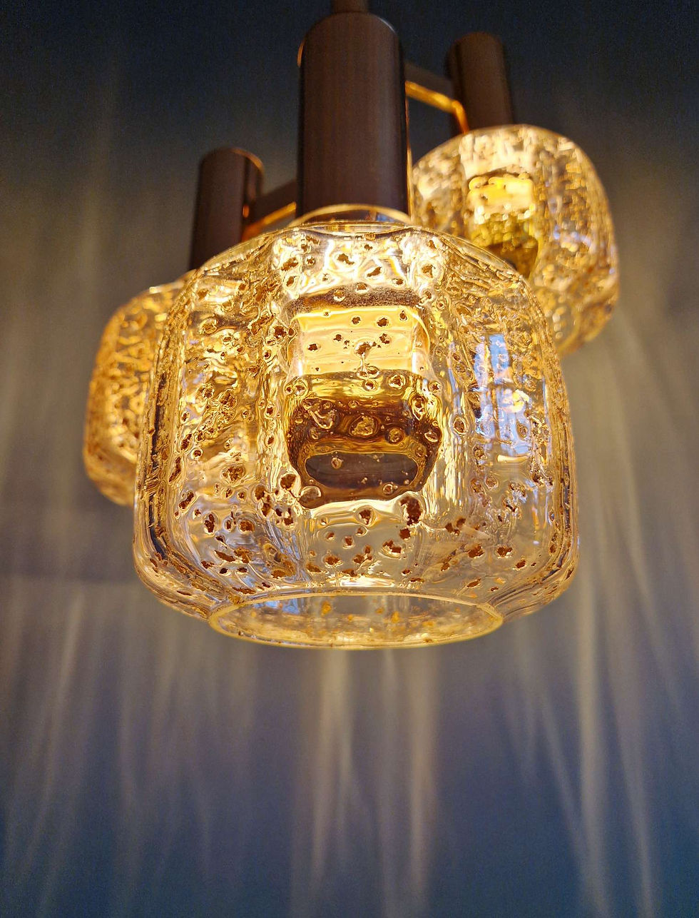 Miniature : Lustre 3 branches en laiton et verre soufflé, design moderne, 1970