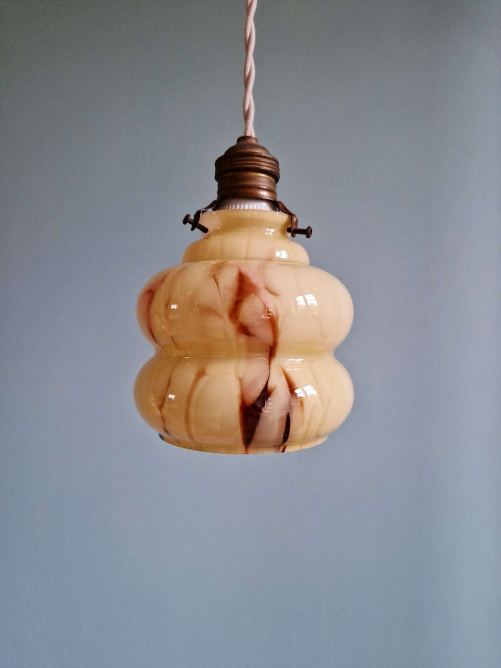 Miniature : Paire de suspensions Art Deco en opaline marbrée, Scailmont, 1920-30 