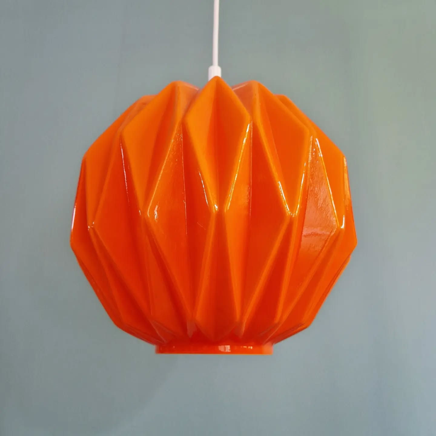 Suspension vintage en opaline orange, 1970