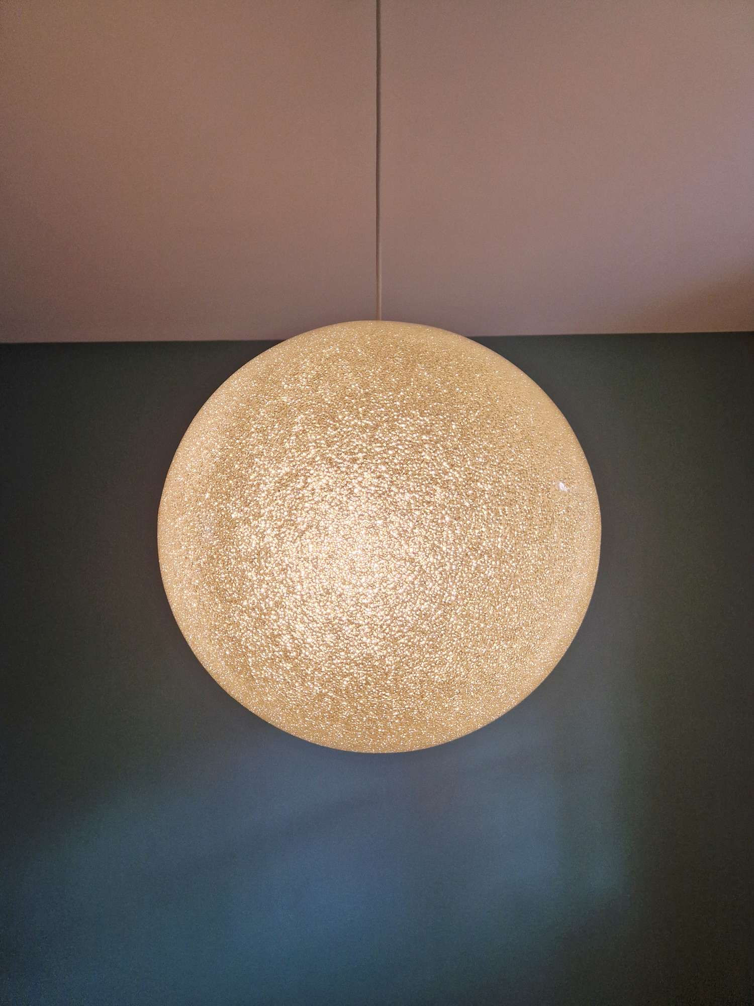 Suspension sphérique XXL en résine, années 1960