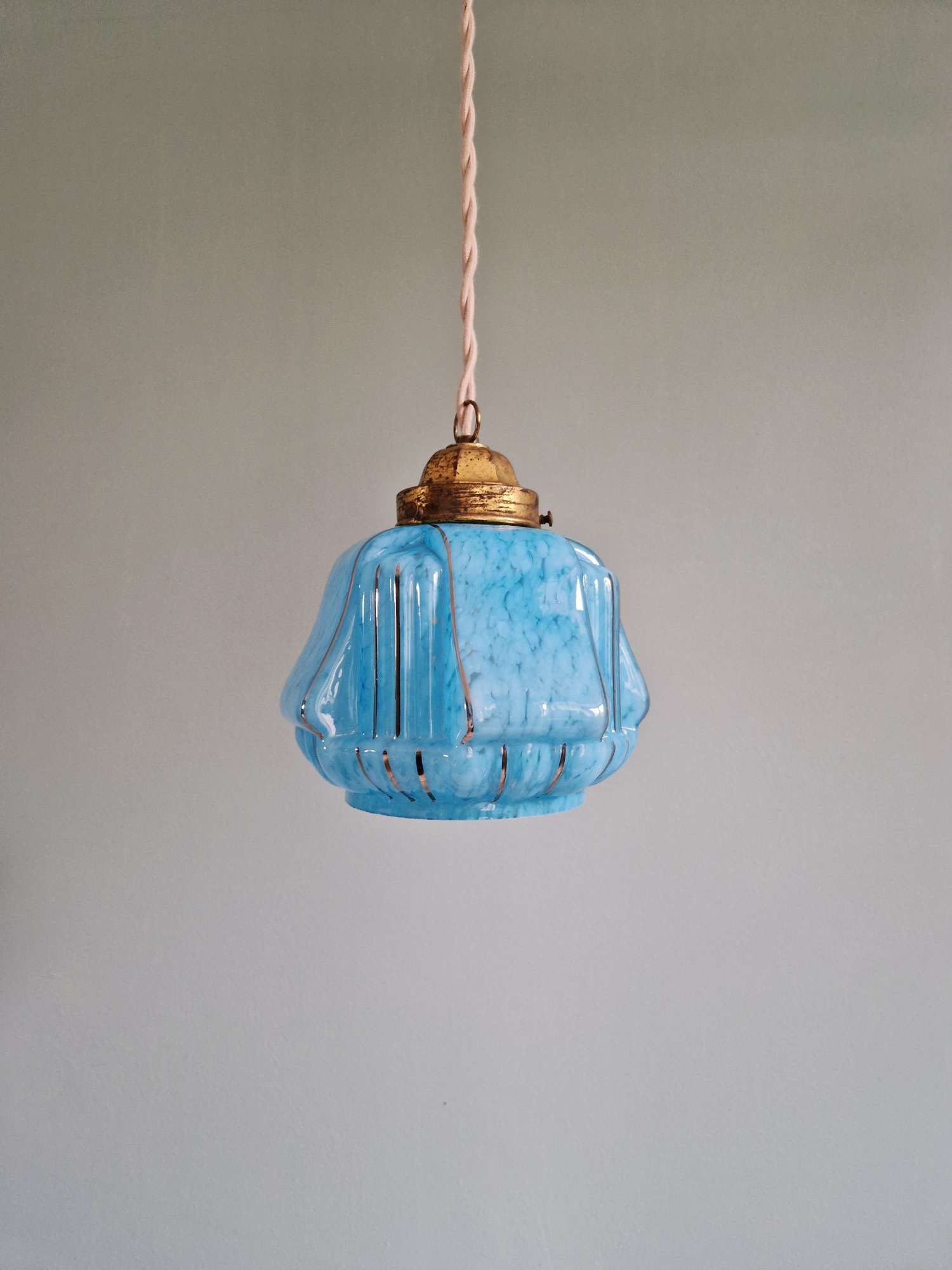 Suspension Art Deco en verre moucheté bleu, années 1920-30