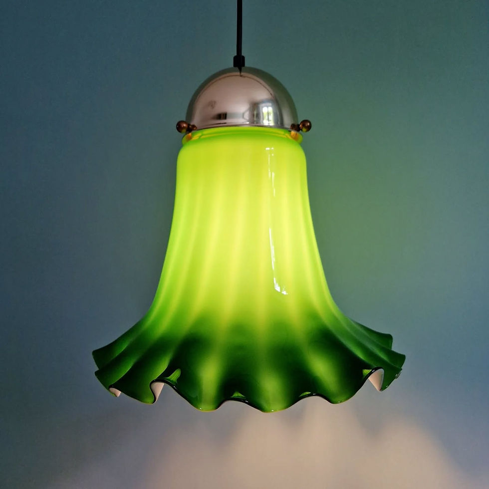 Miniature : Suspension en opaline verte festonnée, Peill & Putzler, 1970