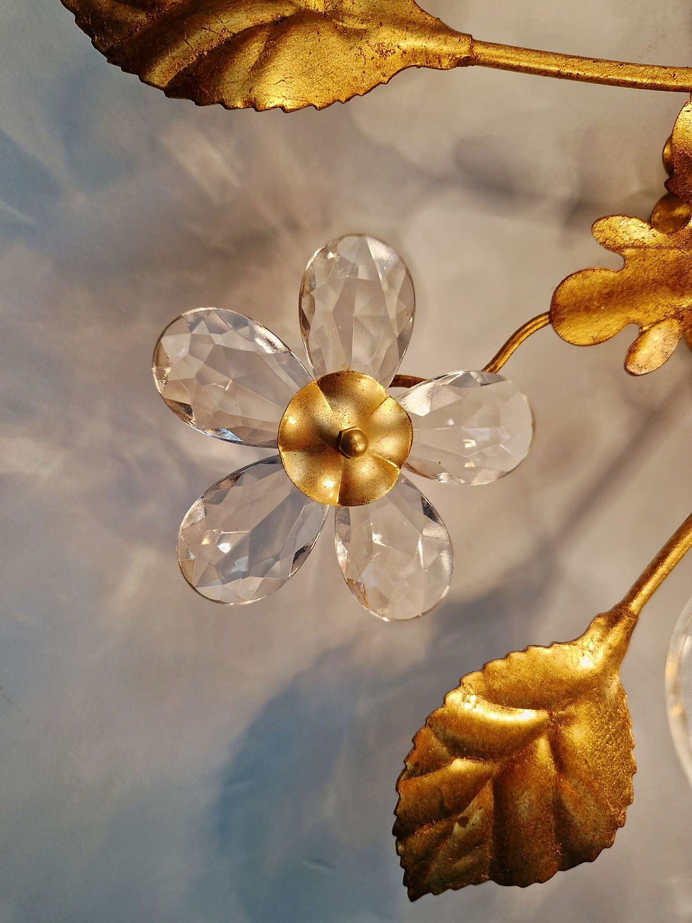 Miniature : Plafonnier florentin en métal doré et cristal, Banci Firenze, 1970