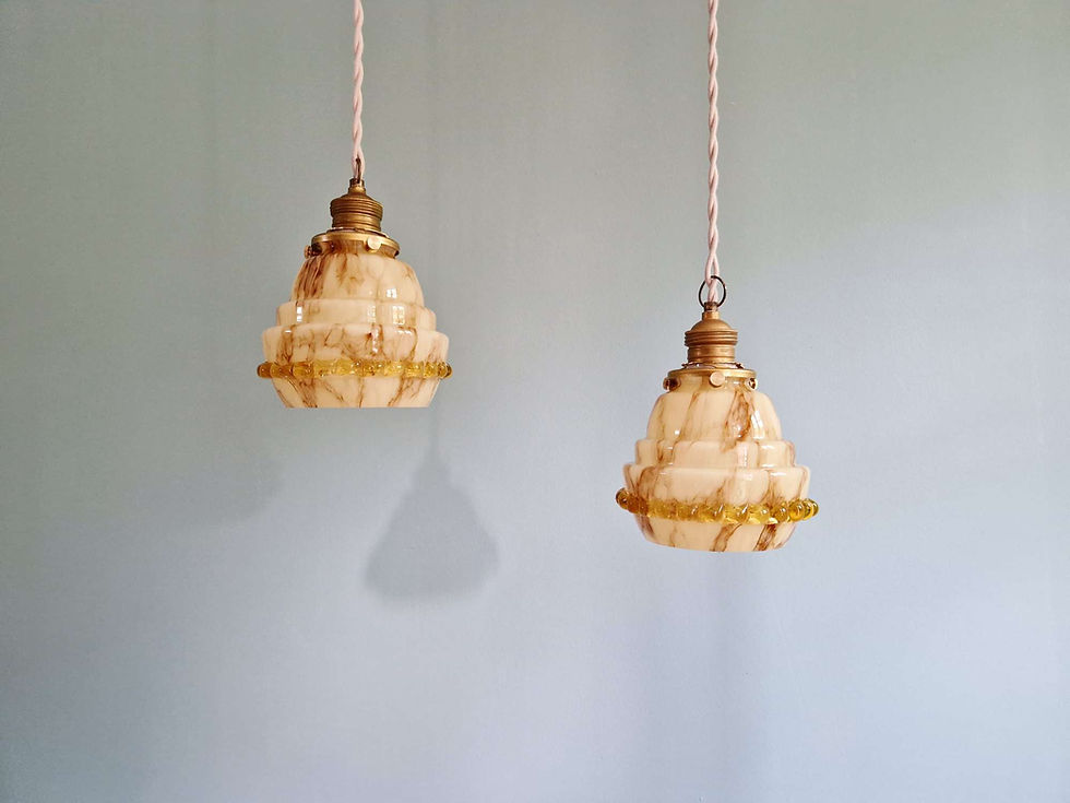 Miniature : Duo de suspensions en opaline/ouraline, Scailmont (Belgique), 1920-30 