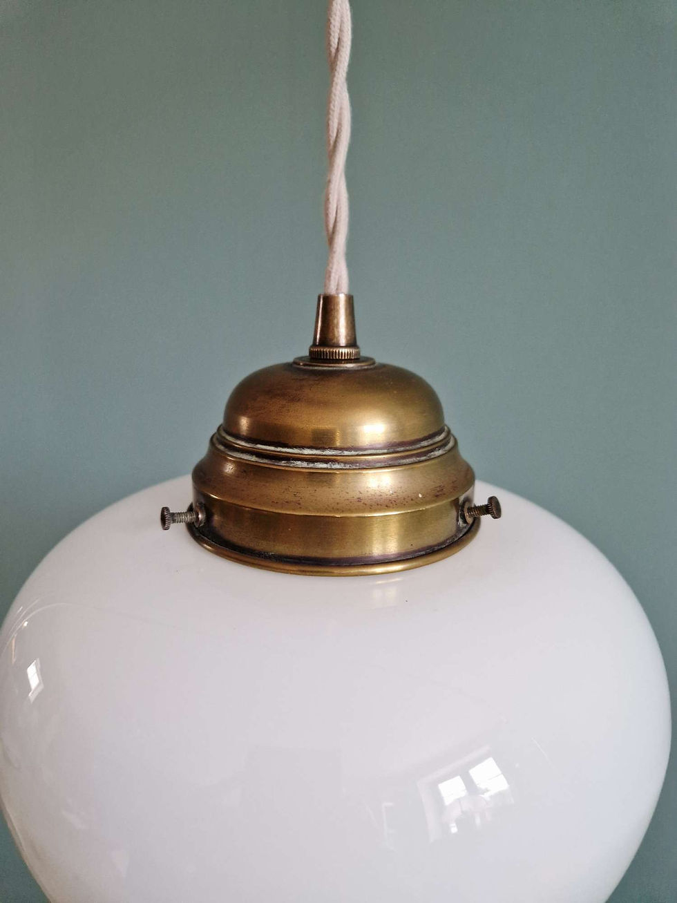 Miniature : Suspension Art Deco en opaline blanche, 1930
