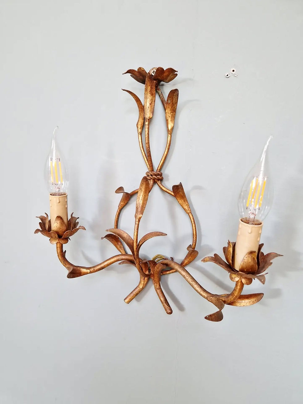 Miniature : Paire d'appliques florales en métal doré, Italie, 1960