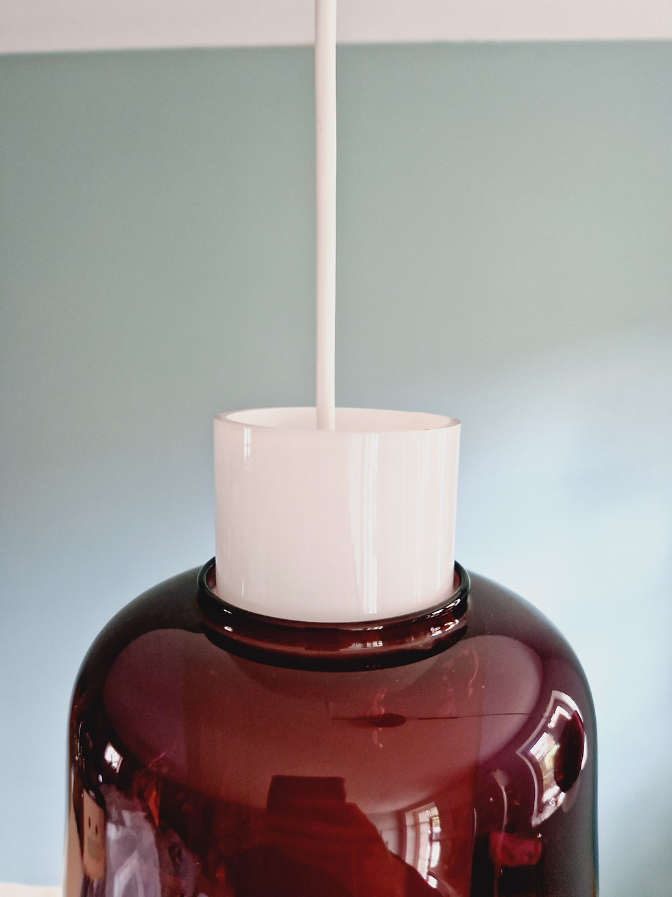 Miniature : Lustre scandinave en opaline blanche et verre améthyste, années 1960