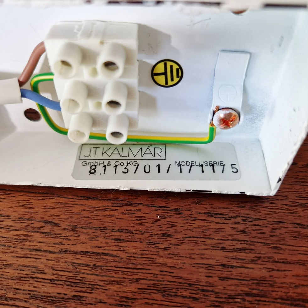 Miniature : Grande paire d'appliques murales triangulaire, J.T. Kalmar, 1970-80