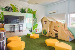 Play area & Lounge