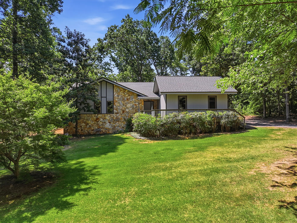 Exterior Listing Photos in the Upstate: How to Time the Light on Greenville and Spartanburg Homes