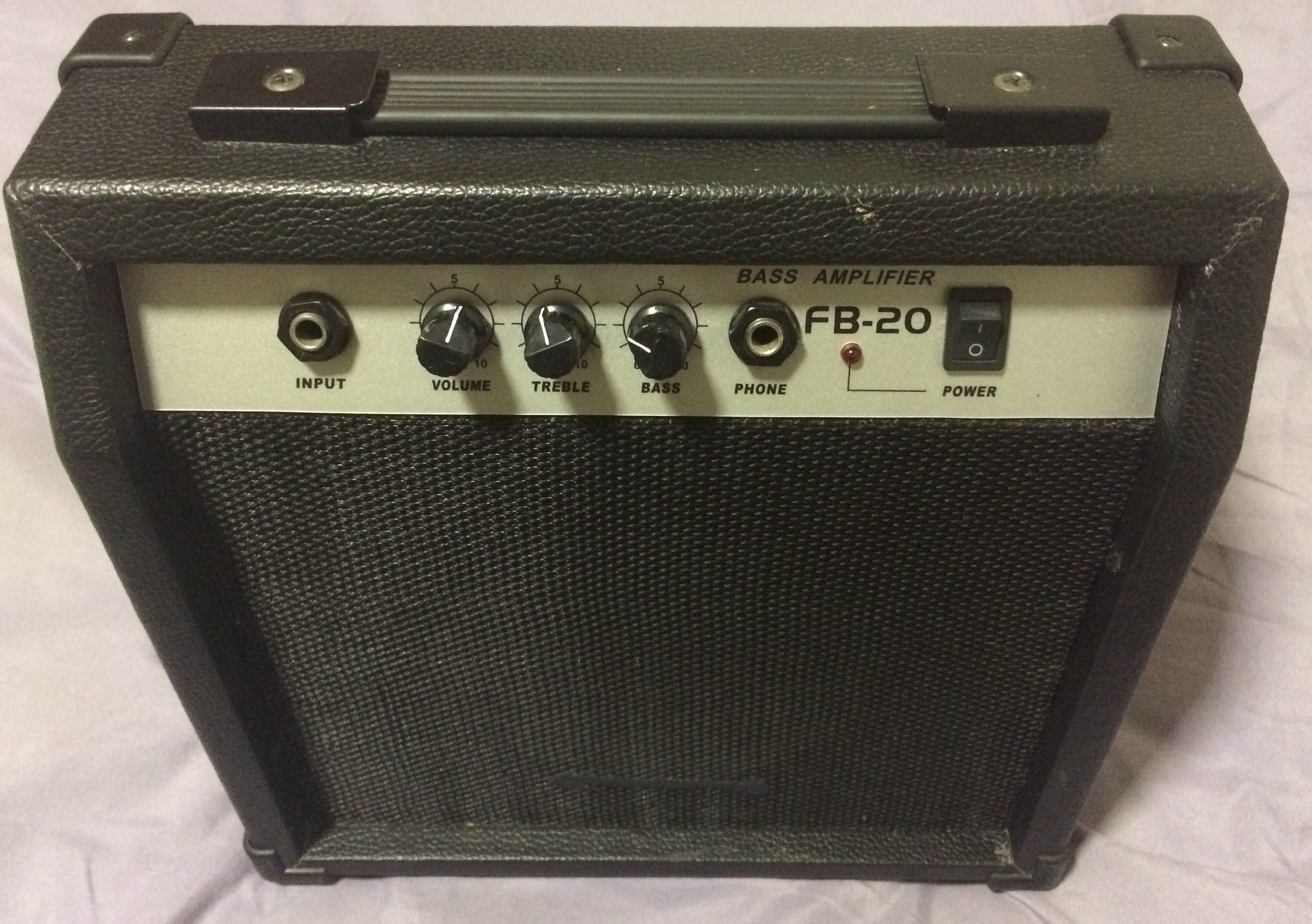 Amplificador 20 Watts Bajo