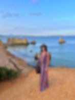 mulher praia do algarve