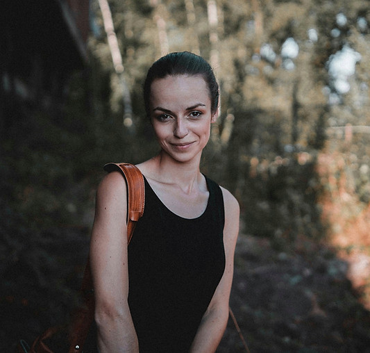 Ein Portrait von Kira Stephanie Loba