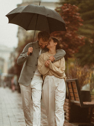 Paarshooting im Freien bei Kassel – Echte Nähe, emotionale Paarfotografie