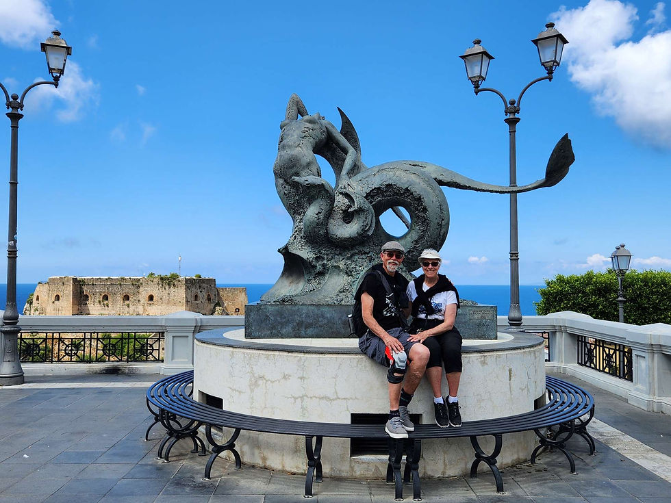Jerry & Tina by the Monumento di Scilla with the Ruffo Castle behind.